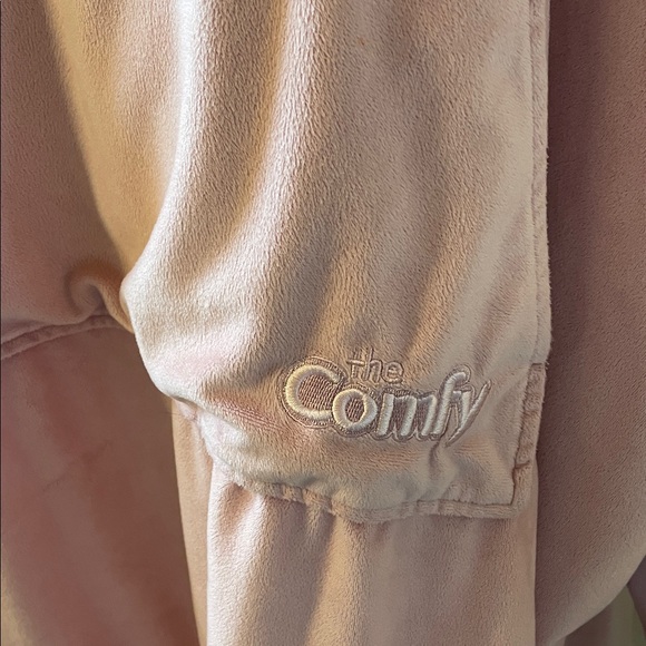 Comfy Pink Hooded Robe - Picture 7 of 8